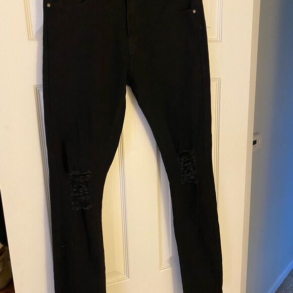Black NWT Distressed Dant Blunt Jeans fits like a 25 - Picture 2 of 3
